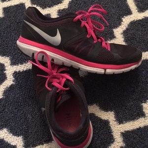 Nike Tennis Shoes -Bundle for additional discount!